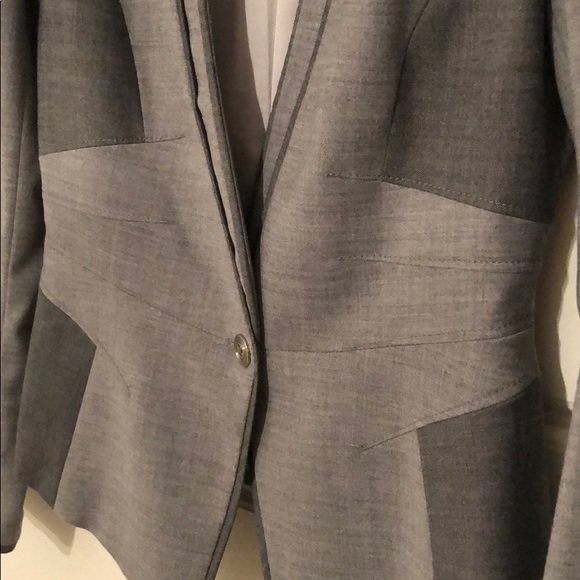 Gray blazer. - Picture 3 of 5